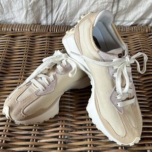 New Balance 327 Khaki with White unisex sneaker